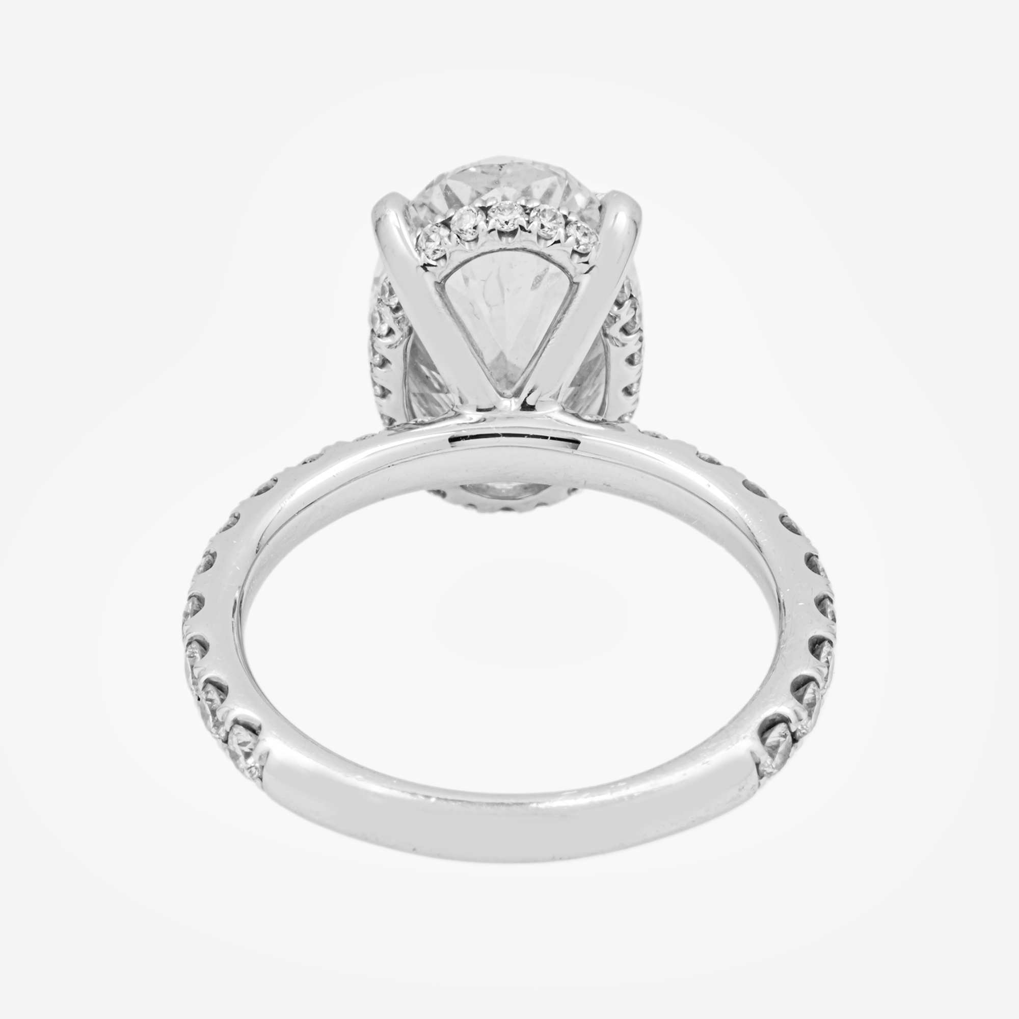 18K ROUND DIAMOND RING IN WG