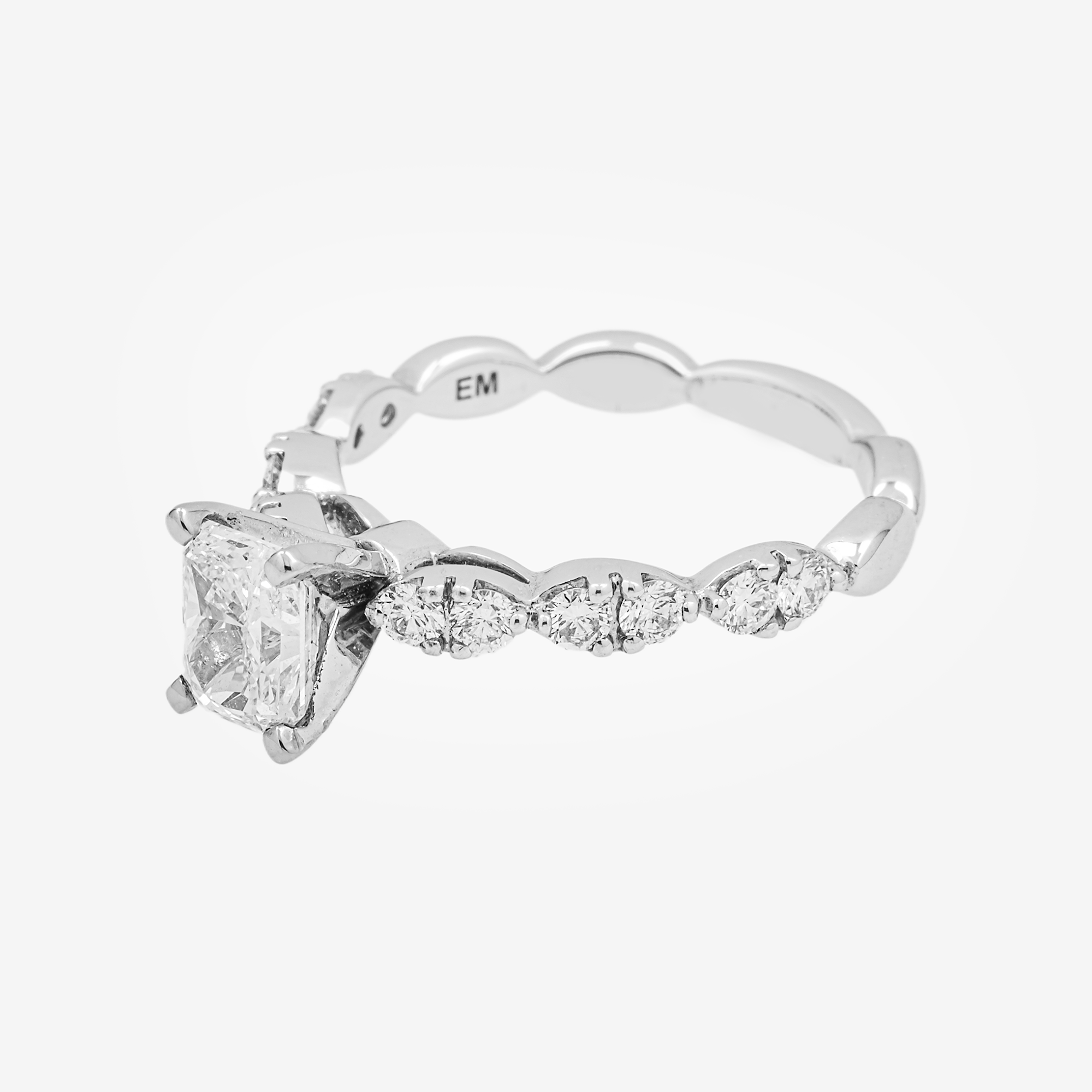 14K SCALLOPED SQUARE DIAMOND RING IN WG