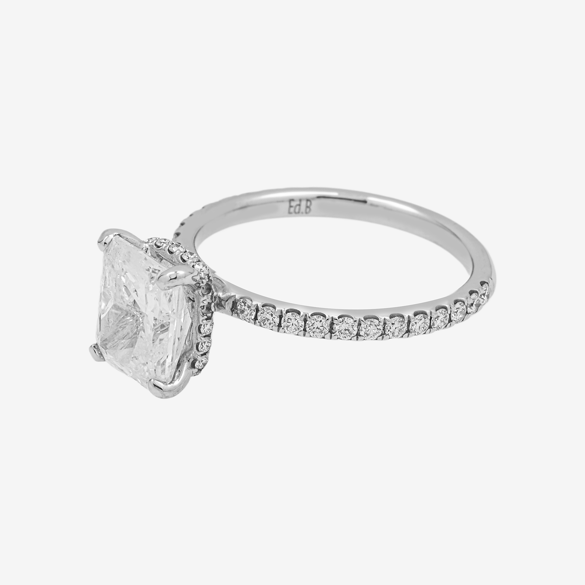 18K SQUARE DIAMOND RING IN WG