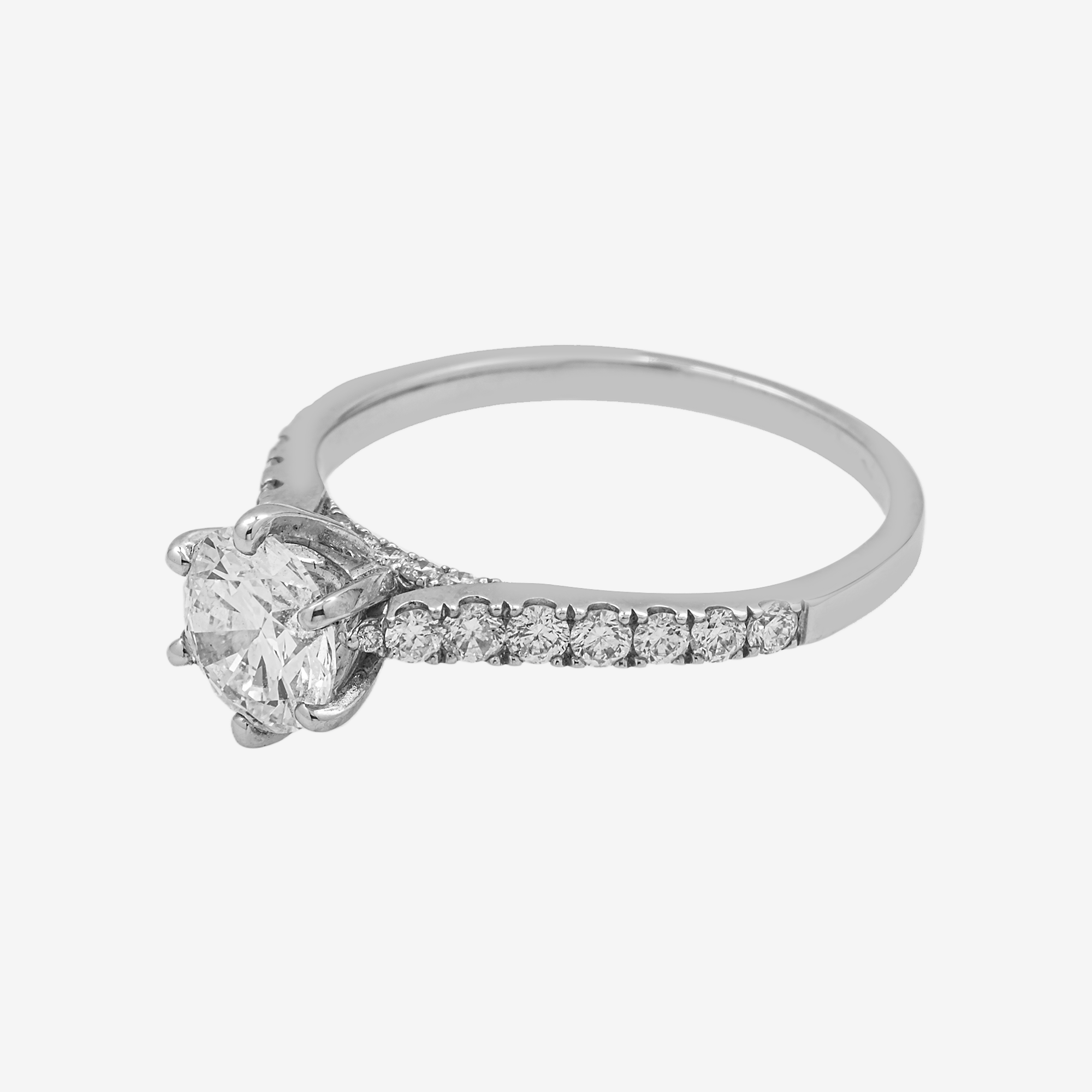 SIX-PRONGED ROUND DIAMOND RING IN WG