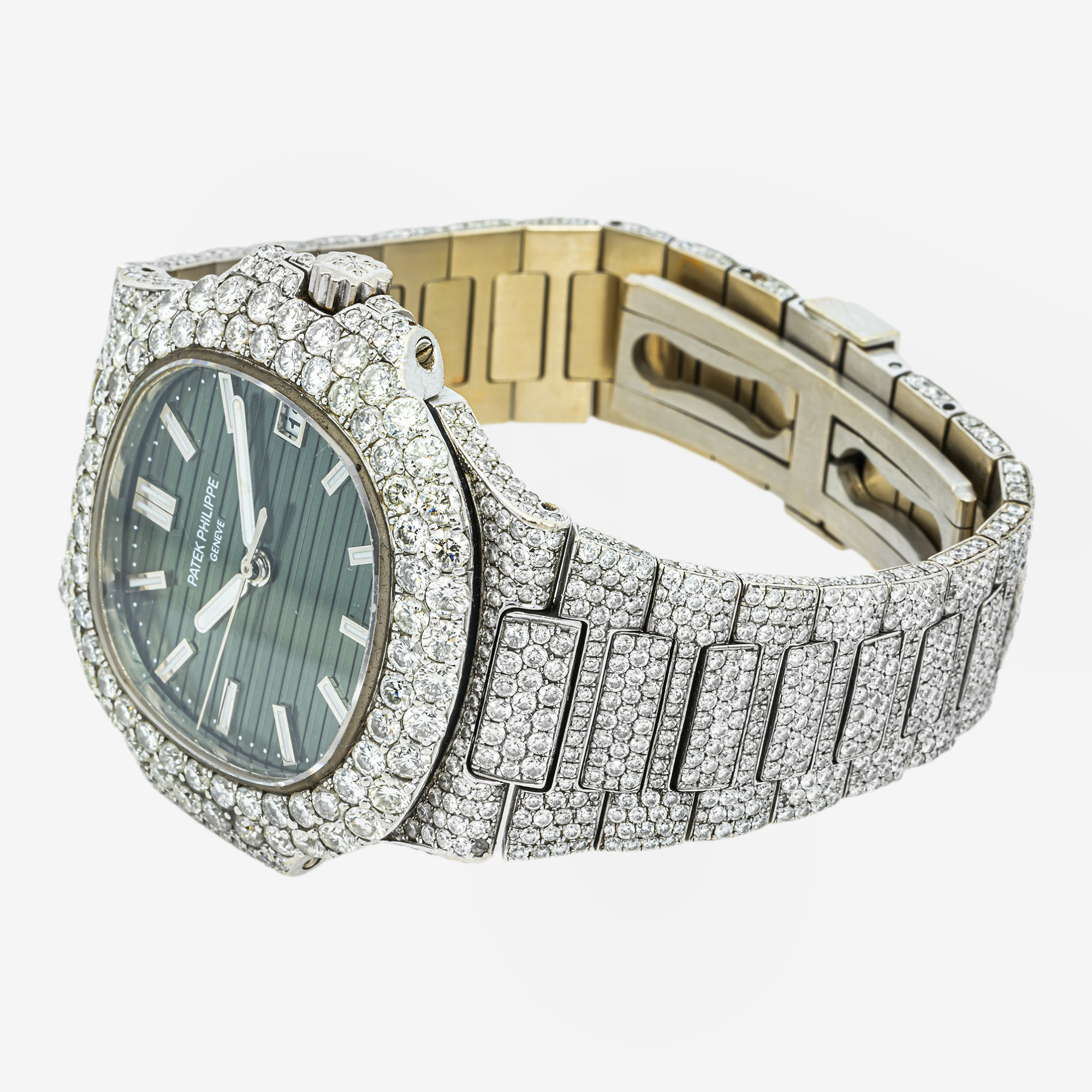 PATEK PHILIPPE NAUTILUS 5711 40MM WITH 22CT DIAMONDS
