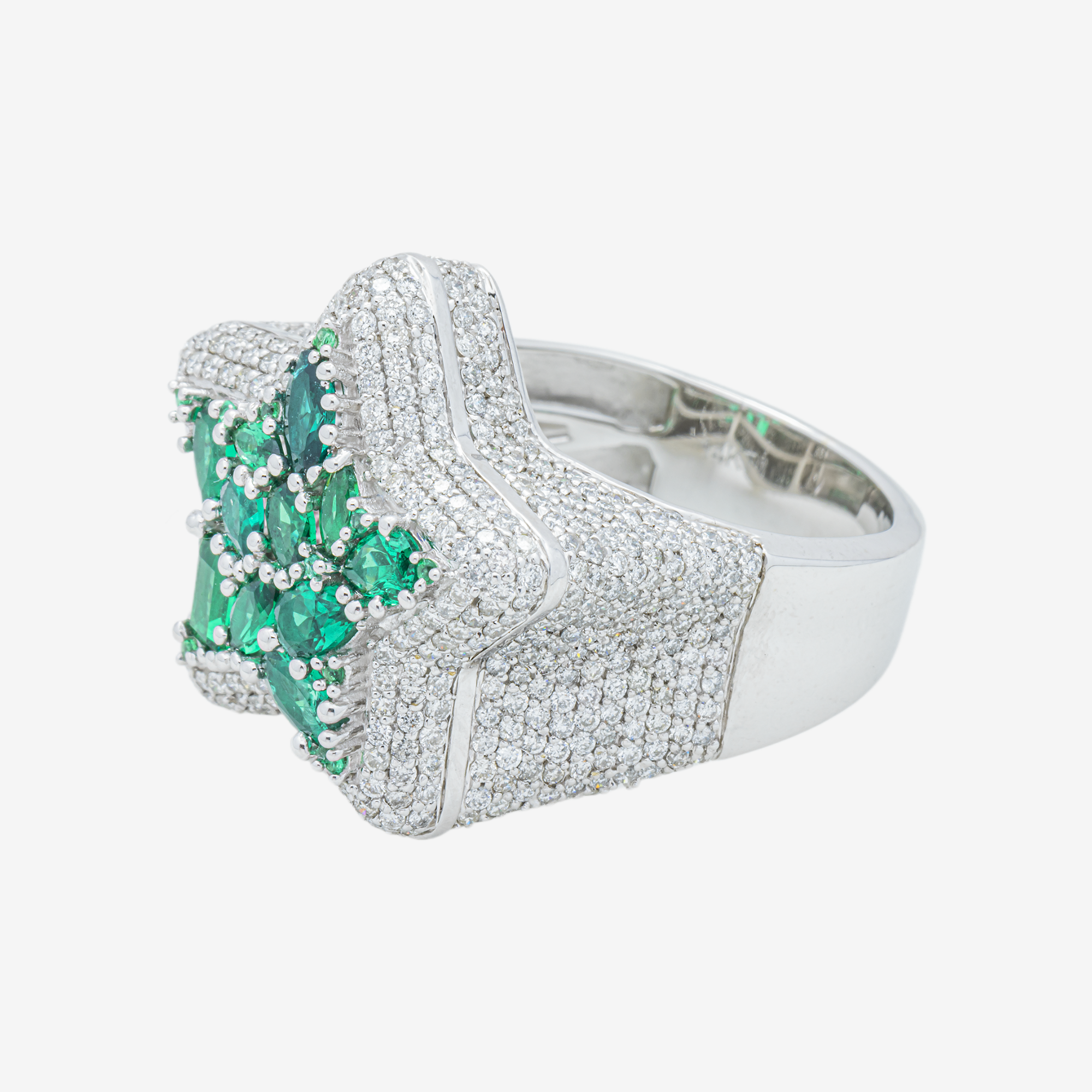 14K EMERALD & DIAMOND PAVE STAR SHAPED MIXED CUT EMERALD CLUSTER FIVE POINT STAR BOLD RING IN WG