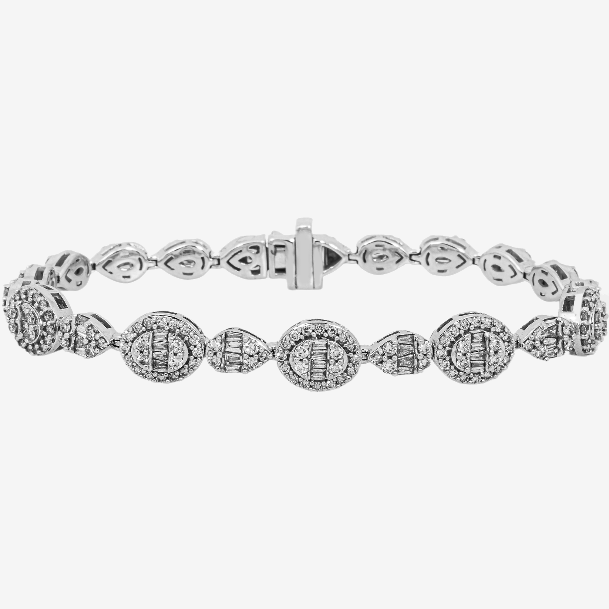 14K 8" / 8.5MM WHITE BAGGUETTE LINK BRACELET WITH 3.75CT DIAMONDS