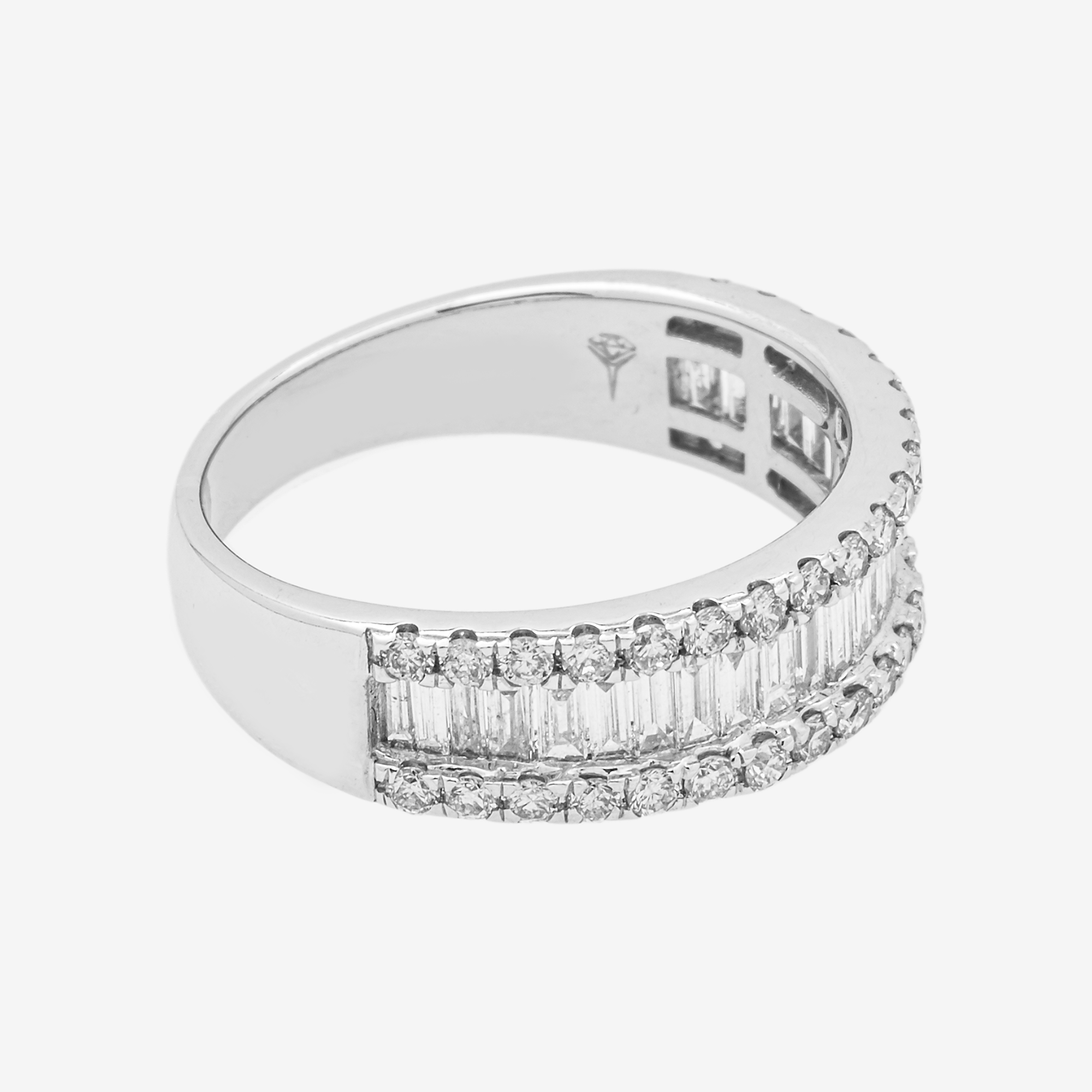 14KT DOUBLE ROW CIRCLE DIAMOND RING IN WG 1.7CT DIAMONDS
