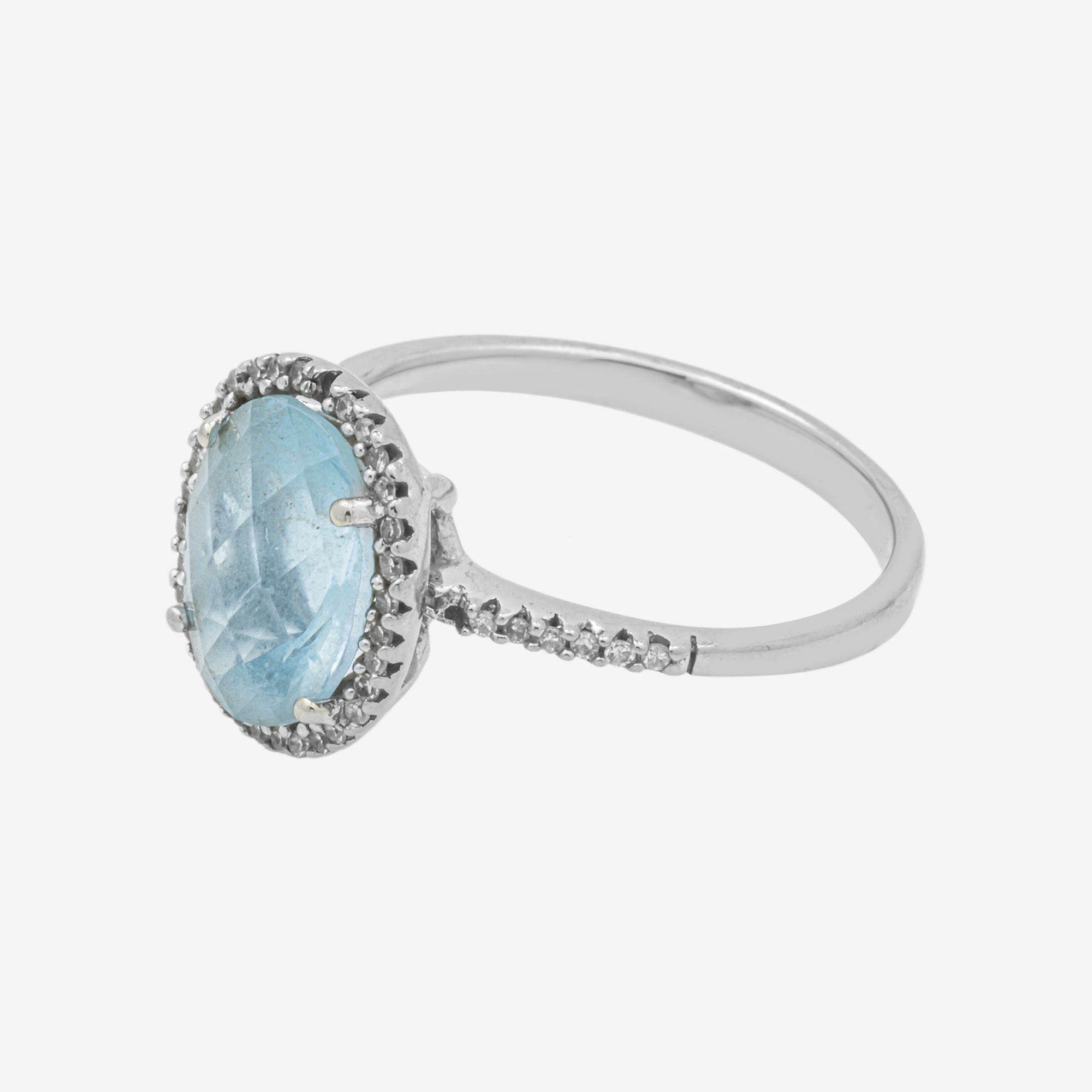 ROUND LIGHT BLUE DIAMOND RING IN WG 1.15CT DIAMONDS