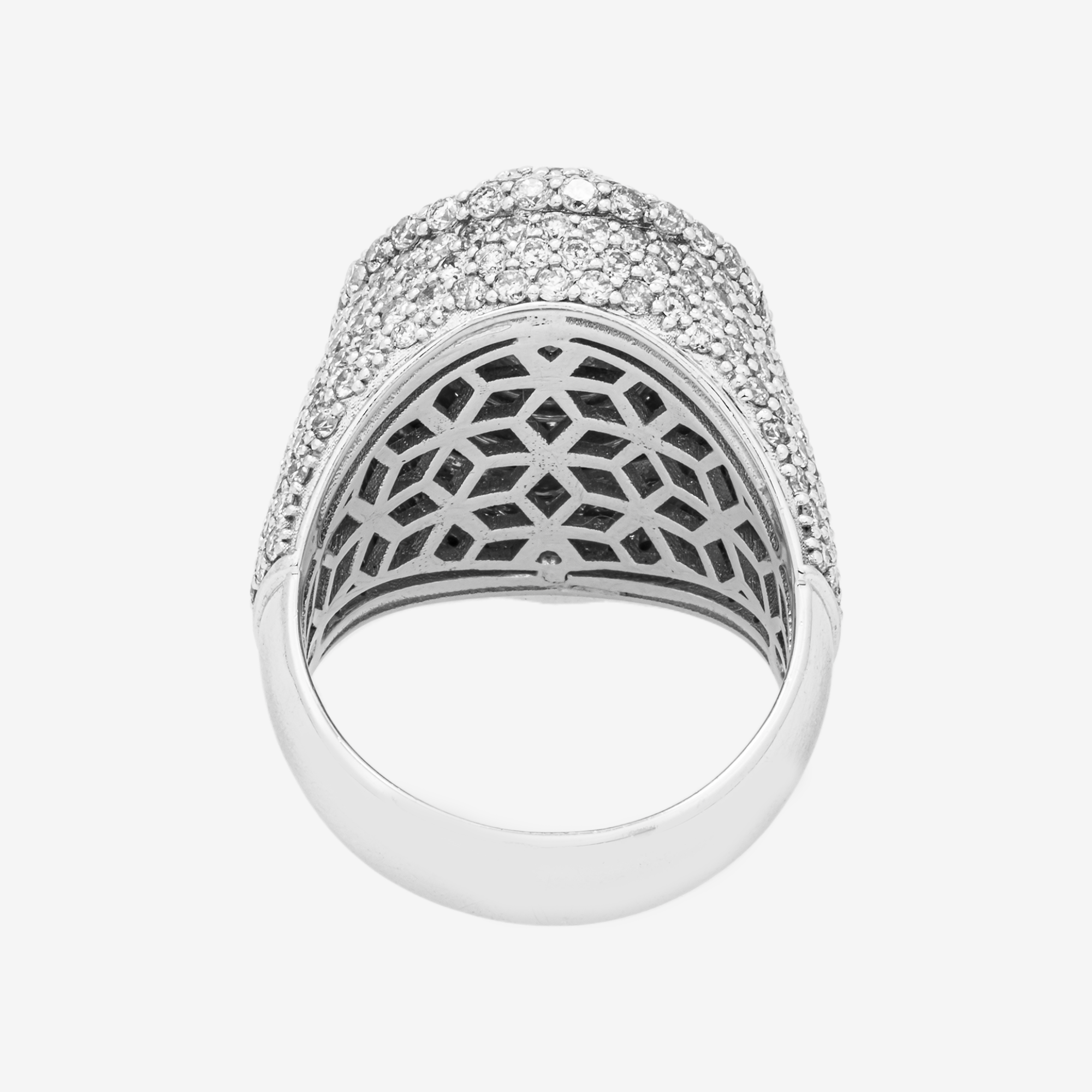 HALO DIAMOND RING IN WG 4.5 CT DIAMONDS