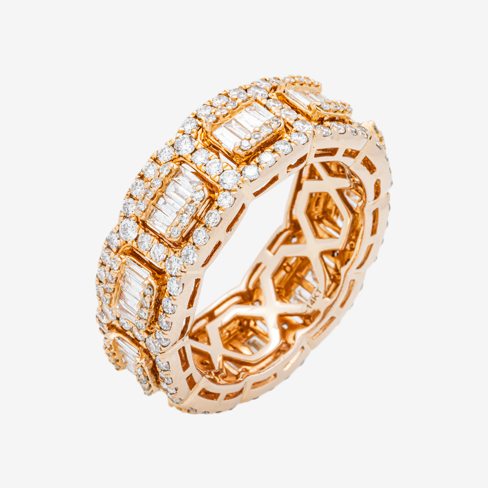 ROUND/BAGUETTE DIAMOND RING IN RG 5.6 CT DIAMONDS