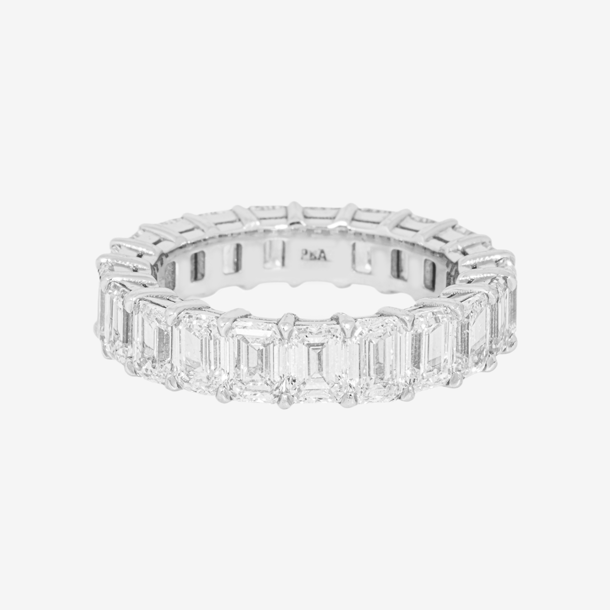 WHITE GOLD  BAGUETTE DIAMOND RING