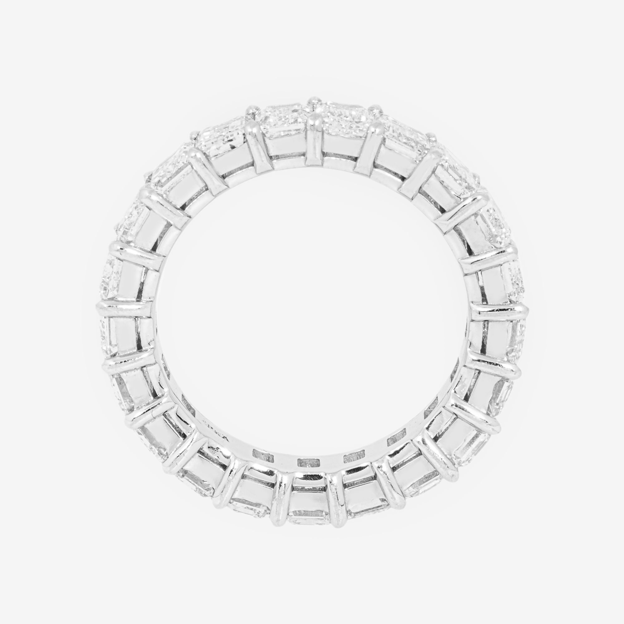WHITE GOLD  BAGUETTE DIAMOND RING