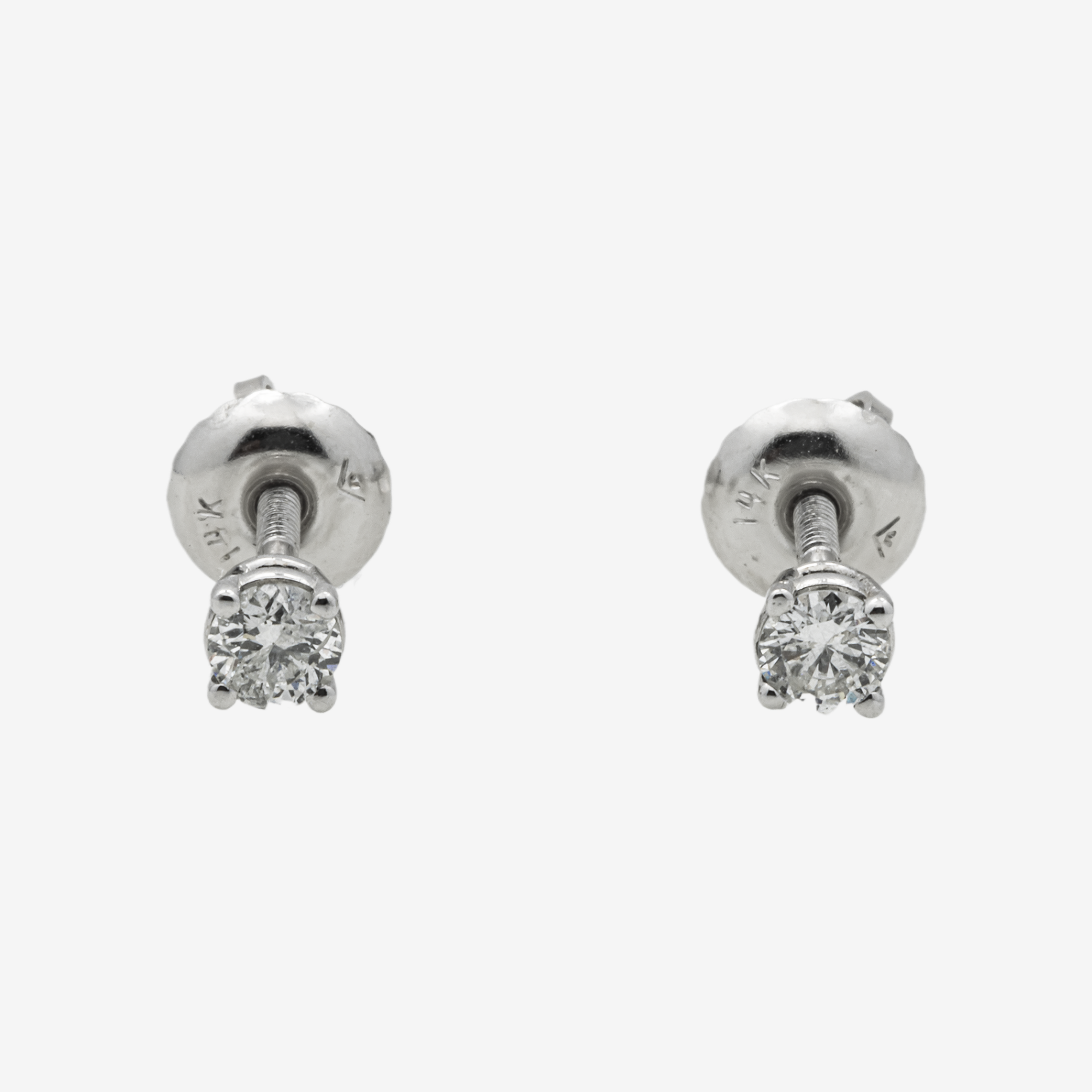 WHITE DIAMOND STUD EARRING