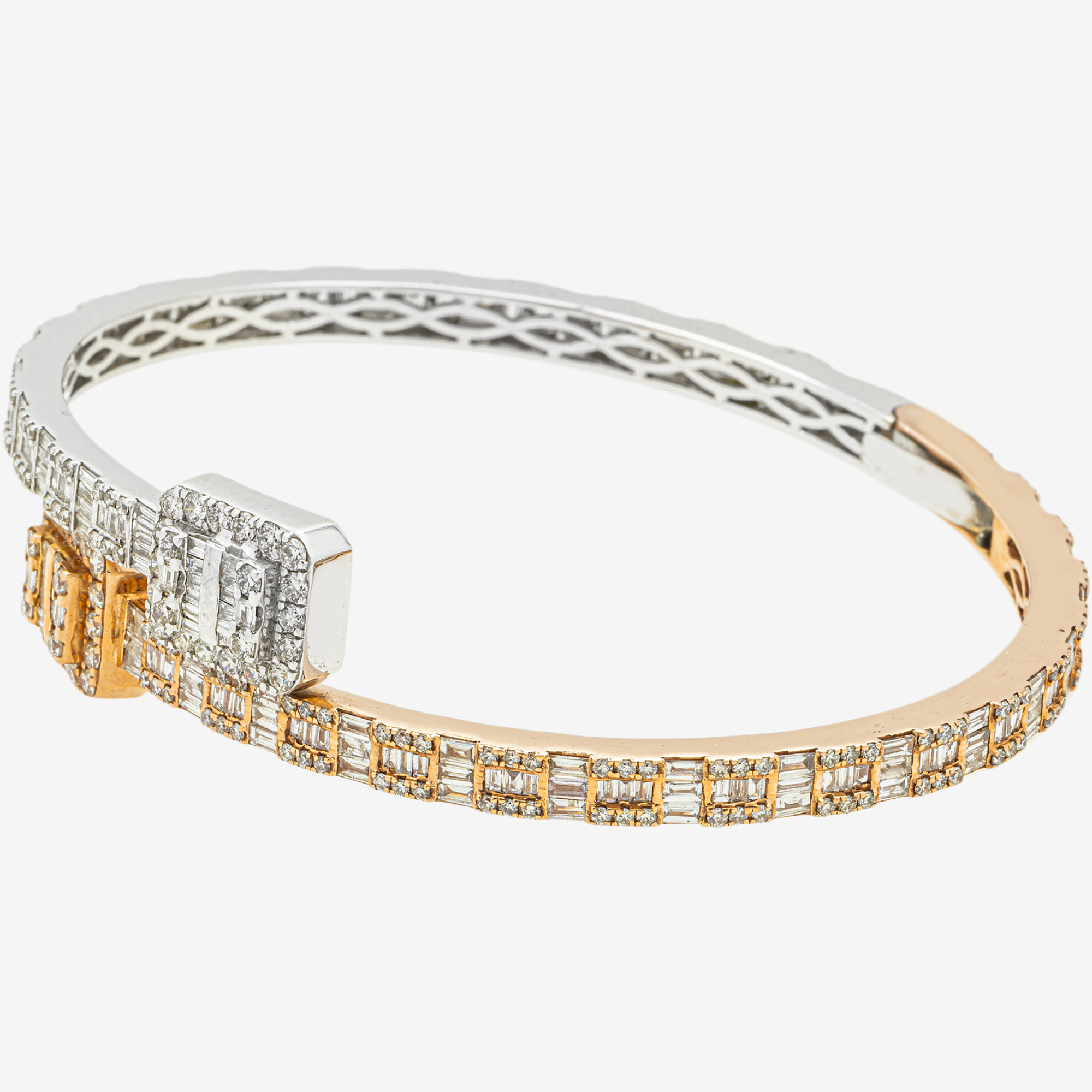 TWO TONE 7.8CT BAGUETTE BRACELET
