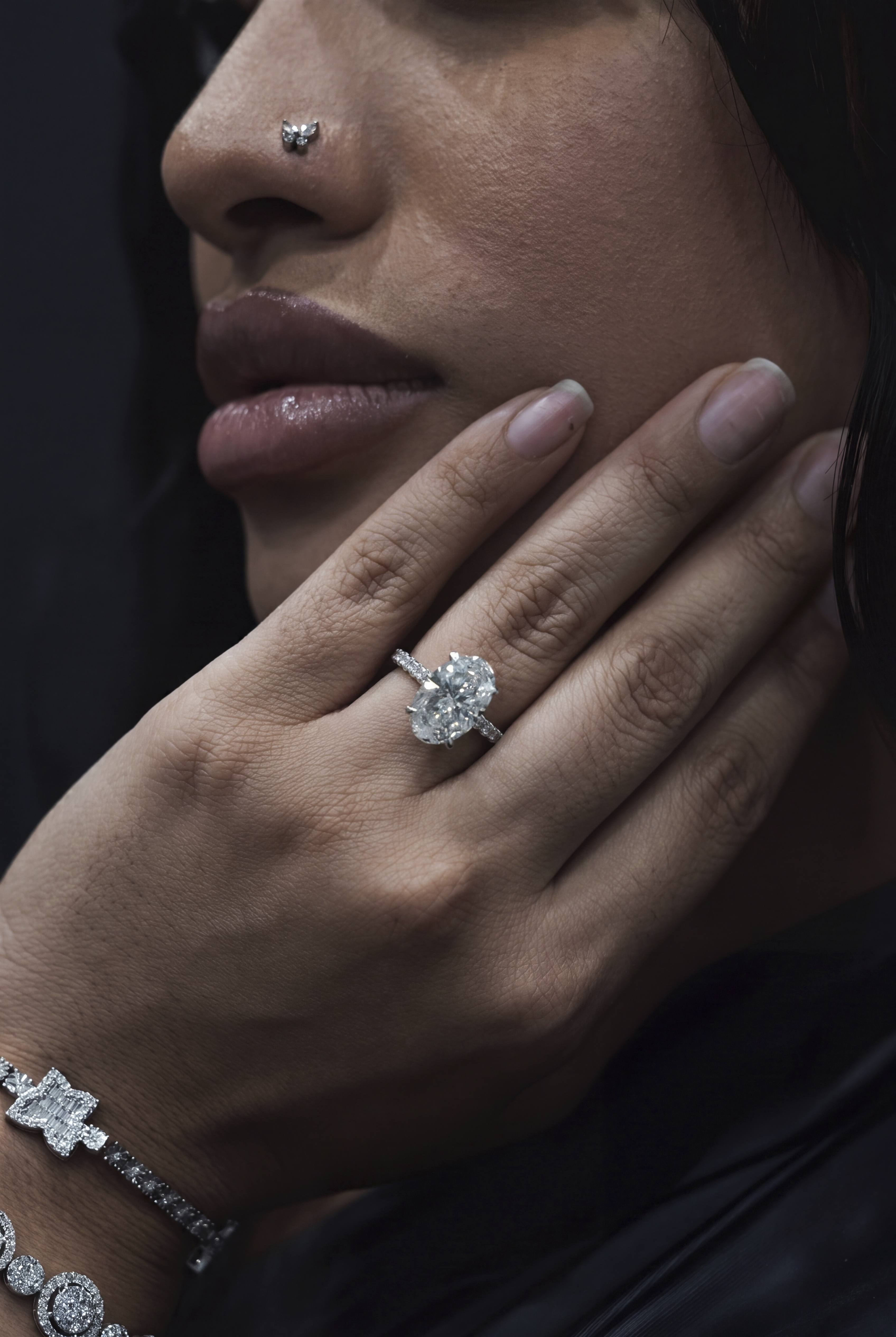 18K ROUND DIAMOND RING IN WG