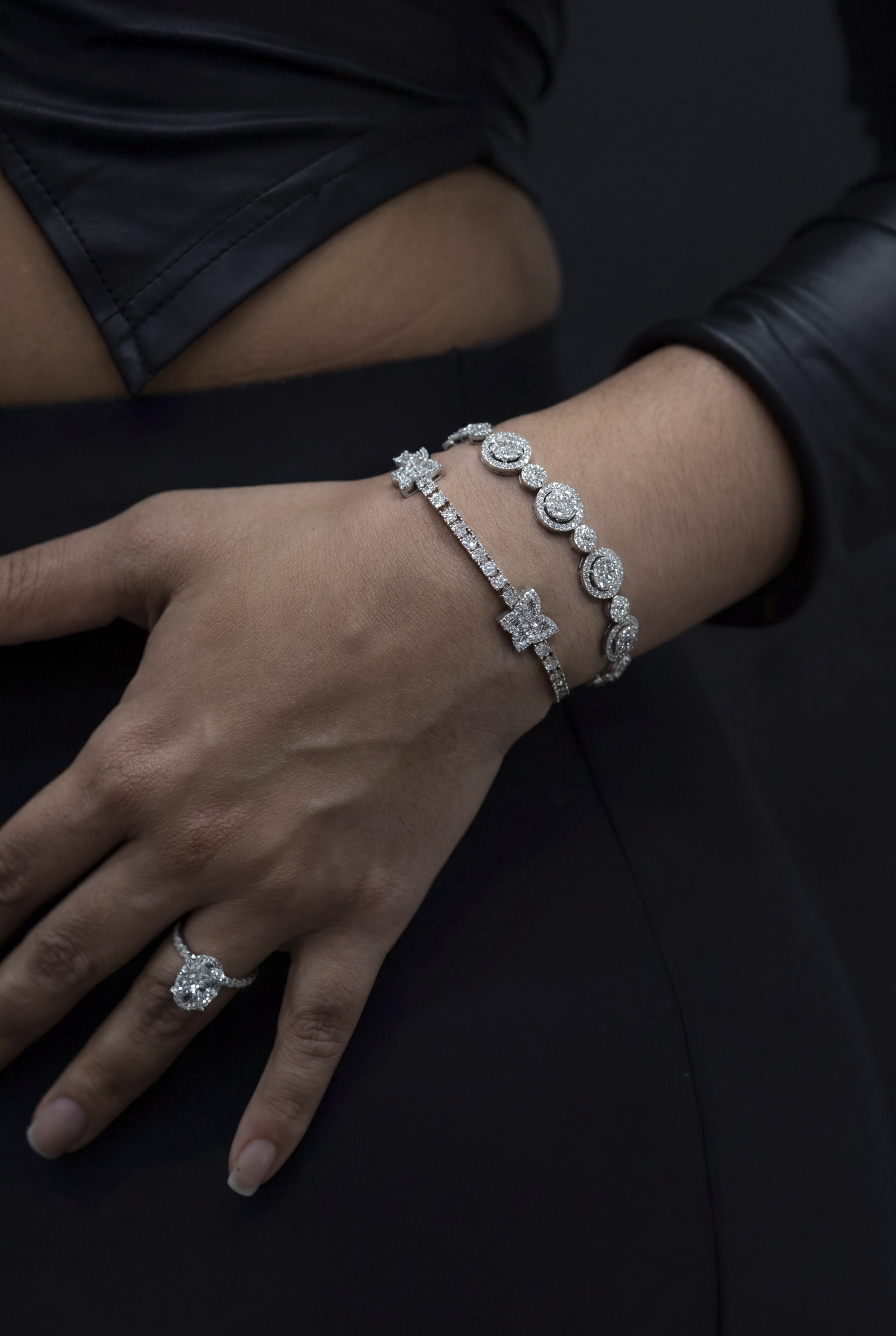 14K 7" / 10.5MM WHITE BAGGUETTE LINK BRACELET WITH 7CT DIAMONDS